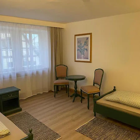 Ubytování v soukromí Fuer Personal Im Hotelgewerbe, Monteure, Auszubildende Und Arbeiter *